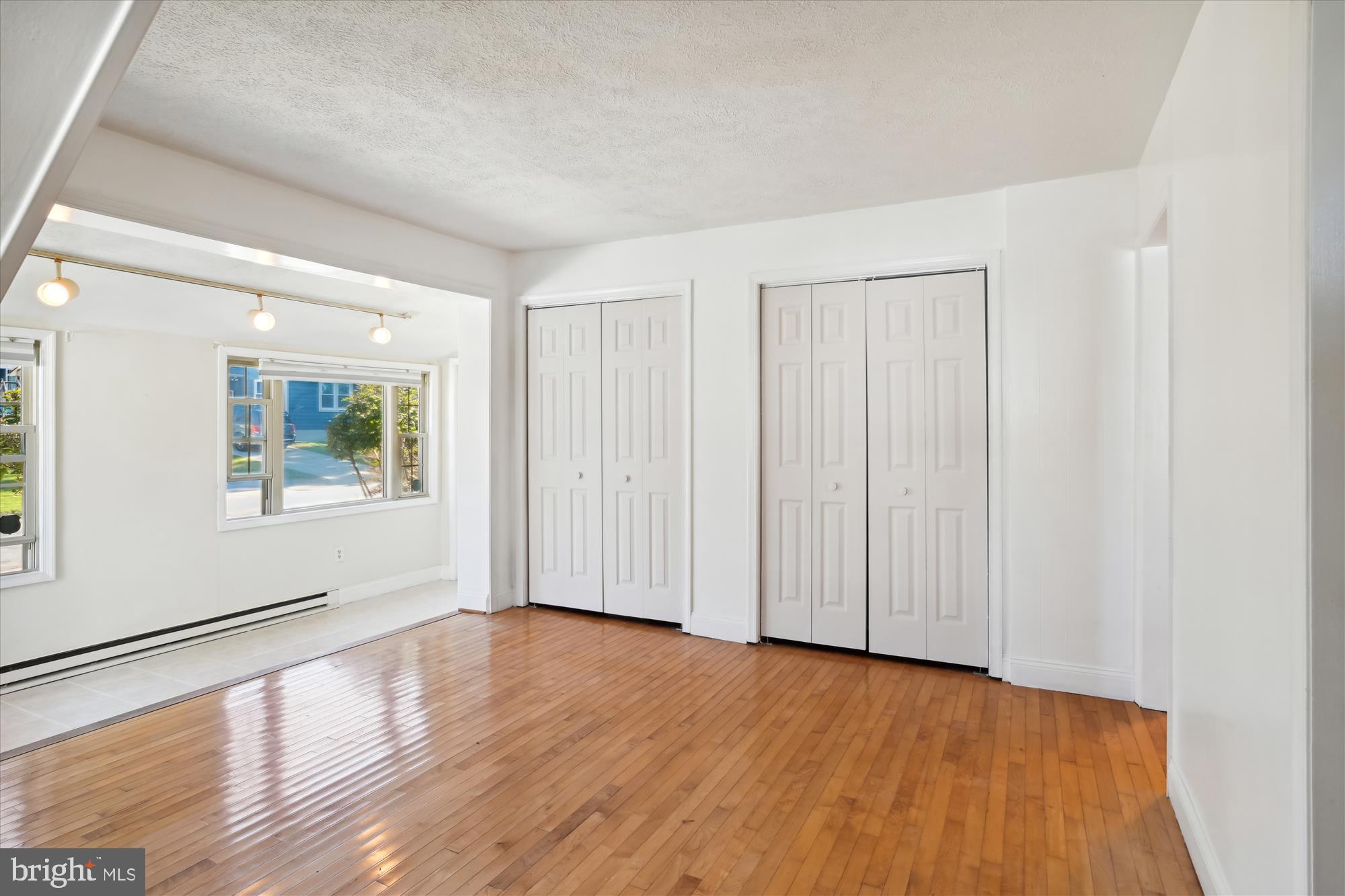 1506 Fullerton Road Edgewater, MD 21037 - Photo 6 of 32 Living Room
