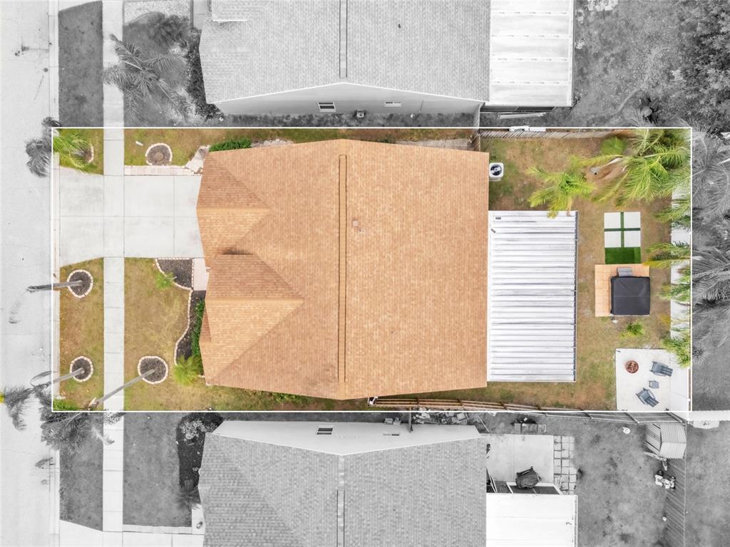 12410 Early Run Lane Riverview, FL 33578 - Photo 29 of 34 a bathroom with a bathtub and shower