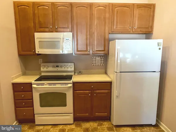 $289,900 | 1502 Moore Street, Unit 304, Bristol, PA 19007