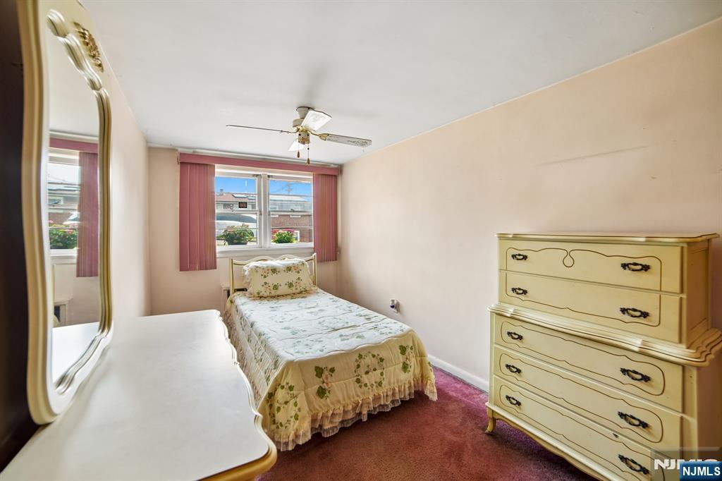 28 Pikeview Terrace Secaucus, NJ 07094 - Photo 10 of 15