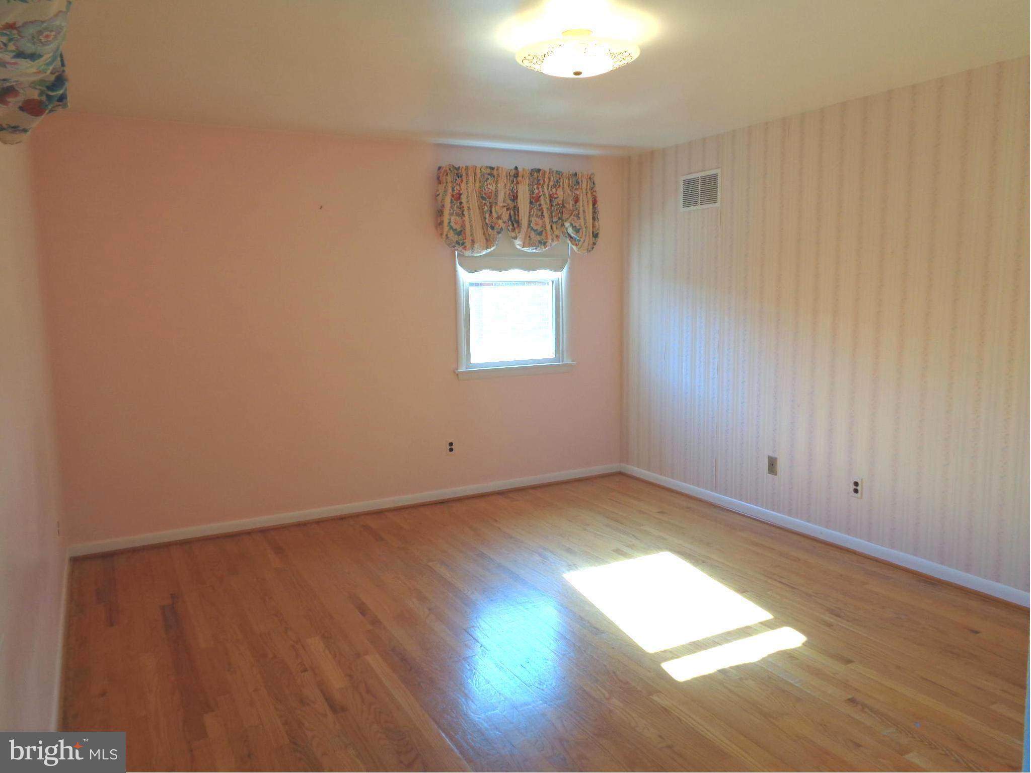 4400 Lobelia Road Baltimore, MD 21236 - Photo 12 of 30 Bedroom (Master)