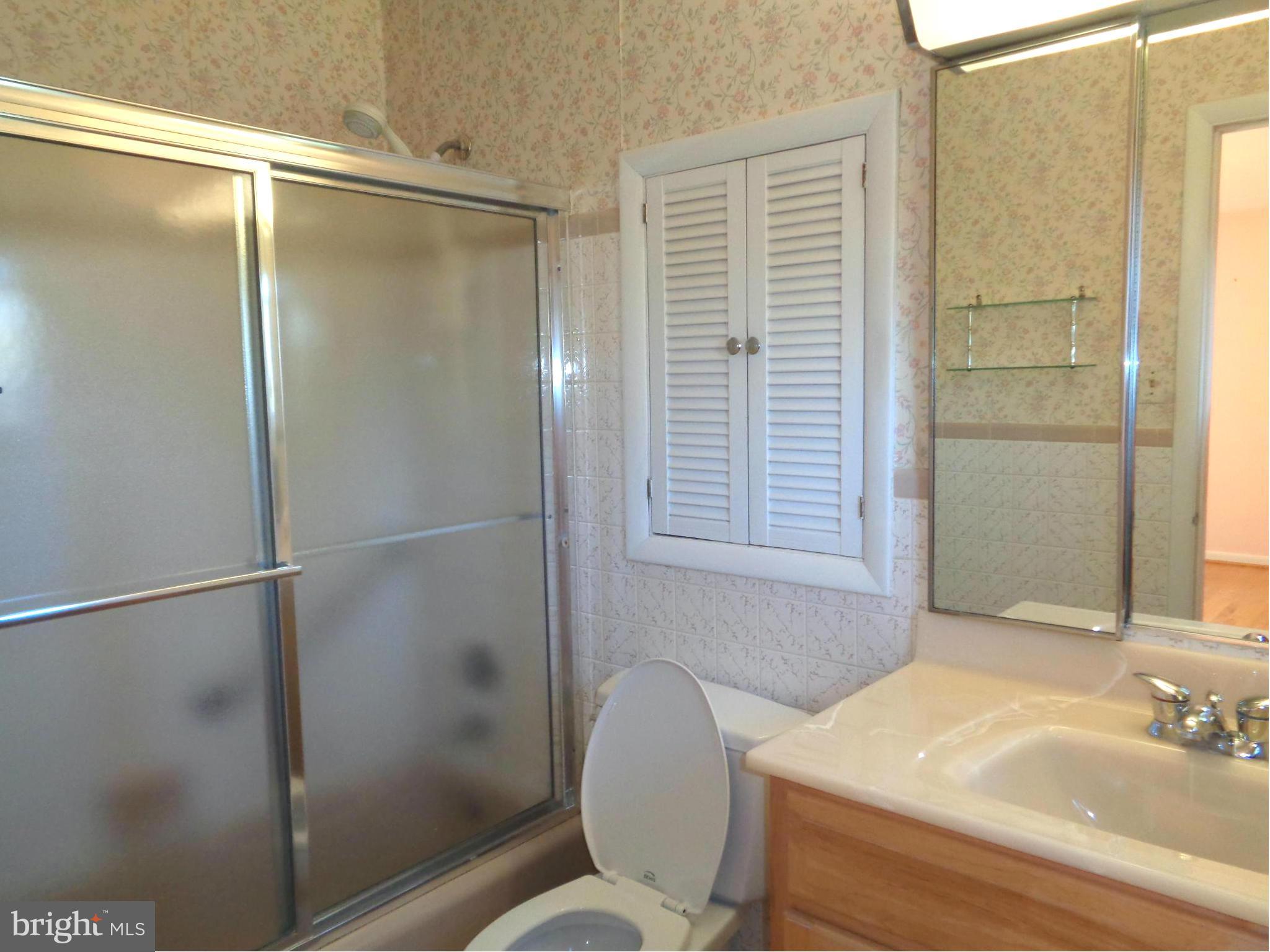 4400 Lobelia Road Baltimore, MD 21236 - Photo 13 of 30 Bath (Master)