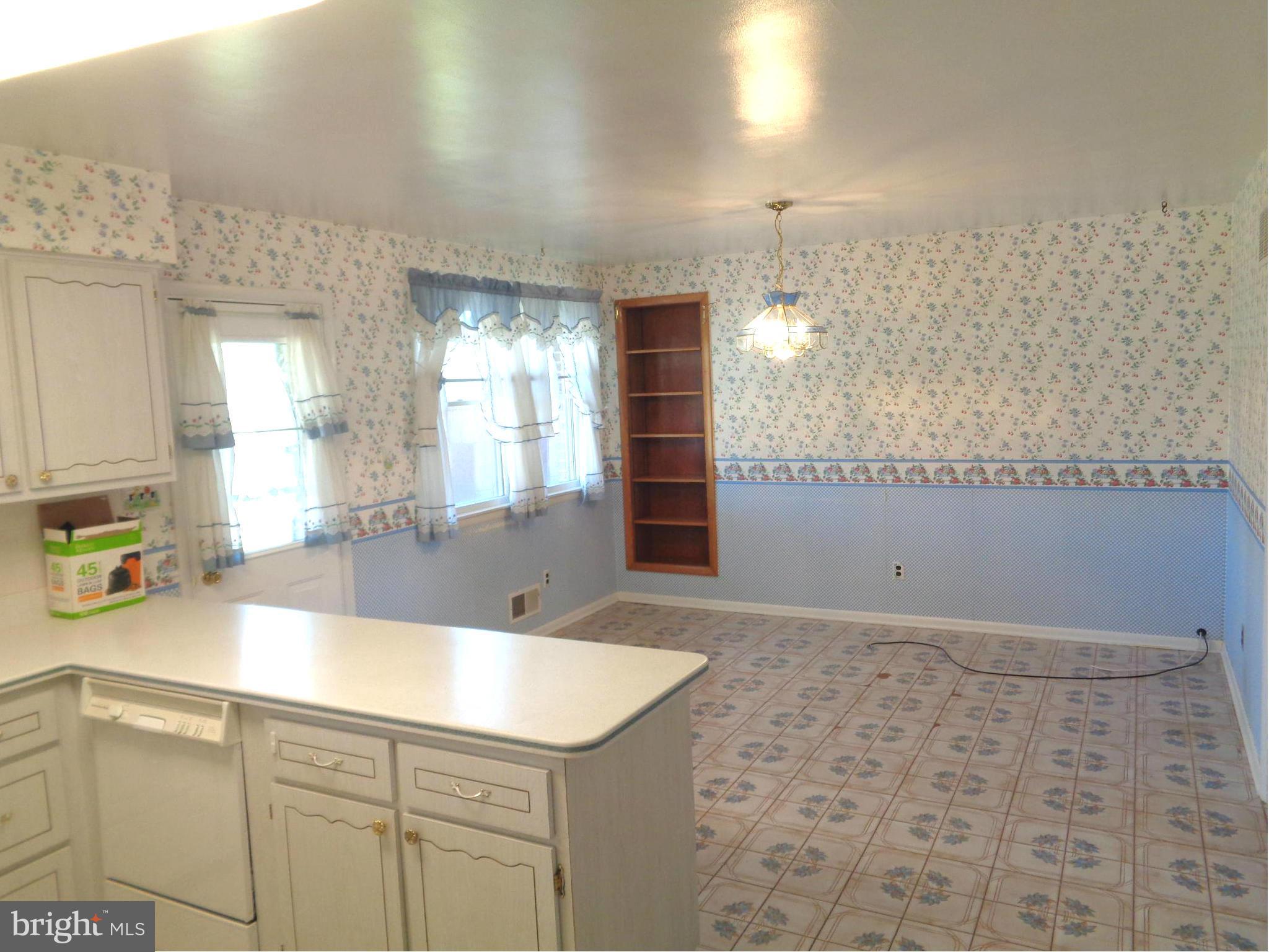 4400 Lobelia Road Baltimore, MD 21236 - Photo 5 of 30 Kitchen
