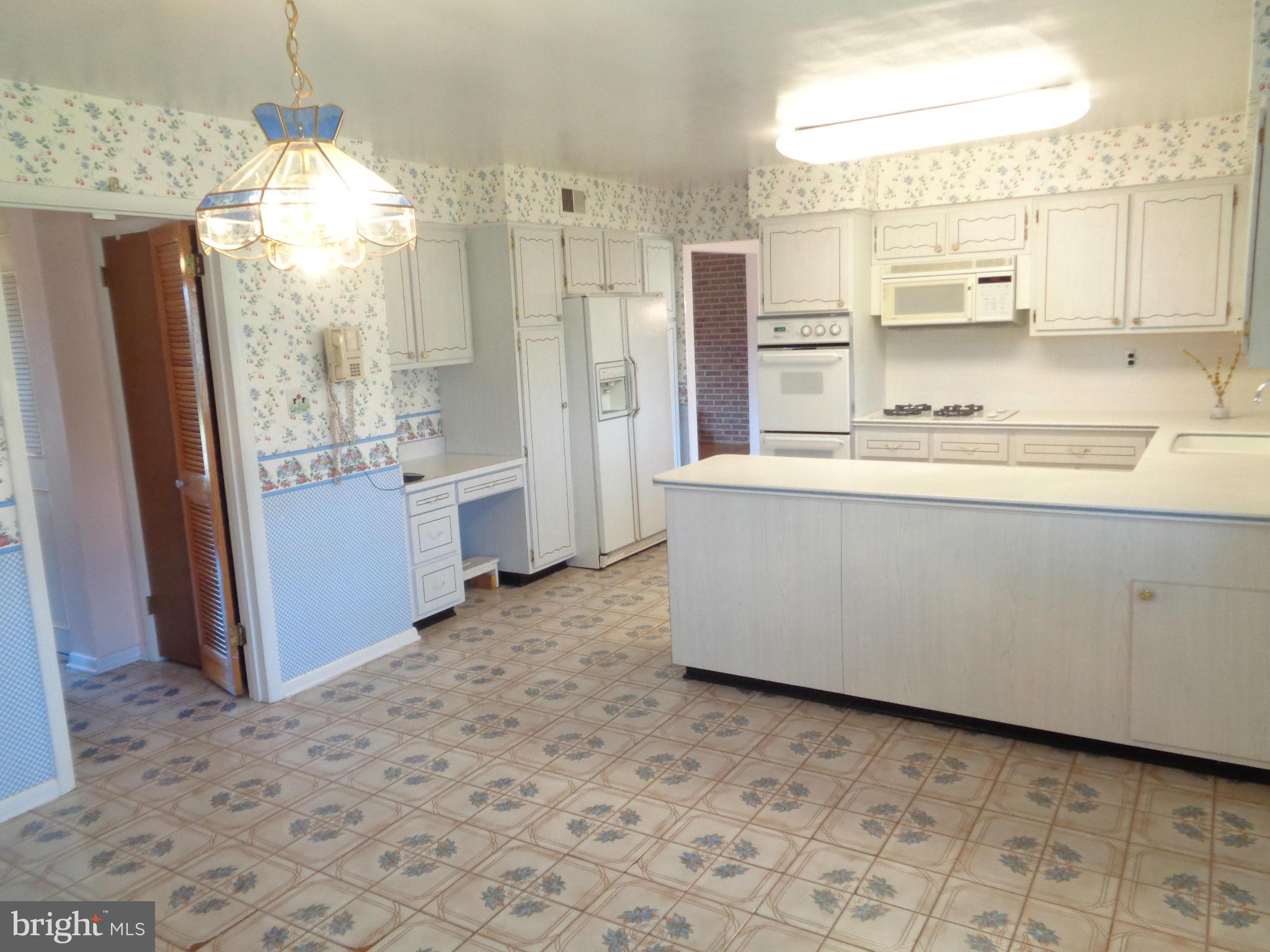 4400 Lobelia Road Baltimore, MD 21236 - Photo 6 of 30 Kitchen