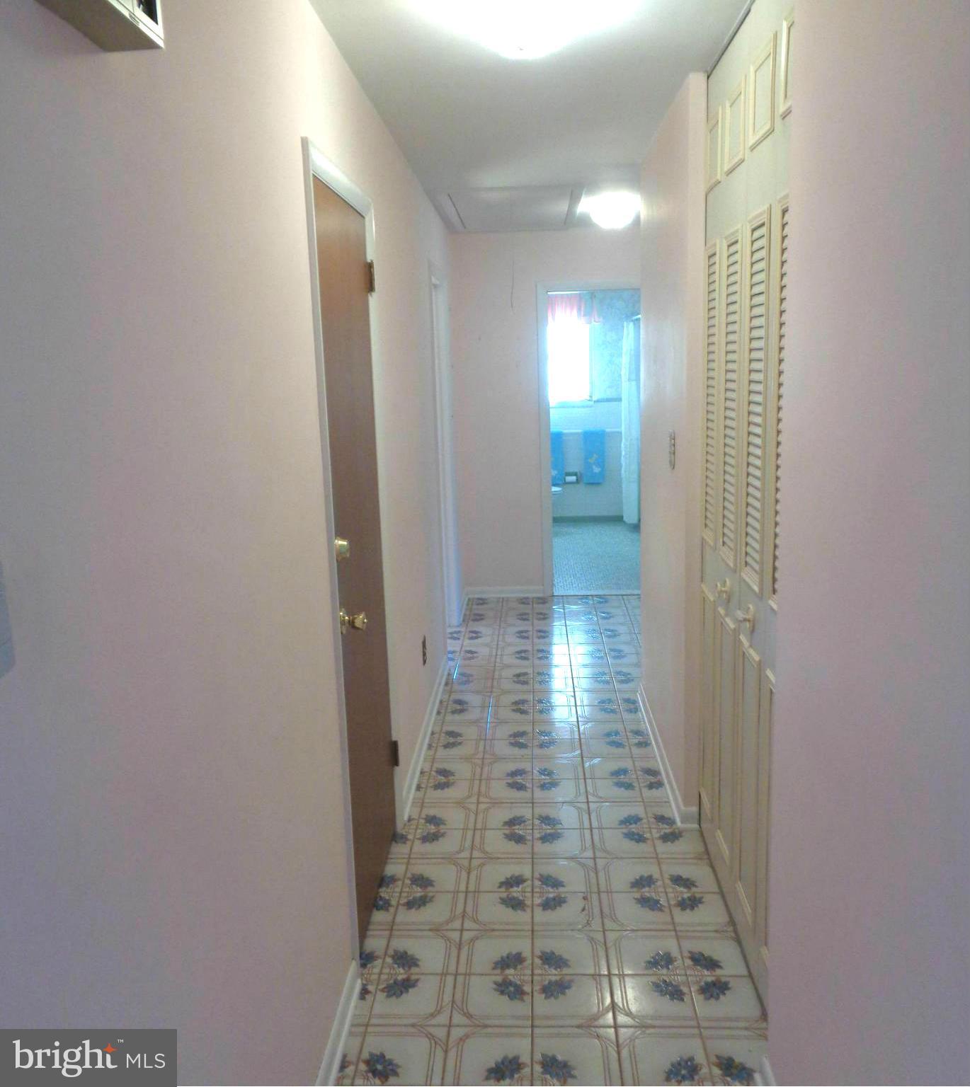 4400 Lobelia Road Baltimore, MD 21236 - Photo 10 of 30 Hallway to bedrooms