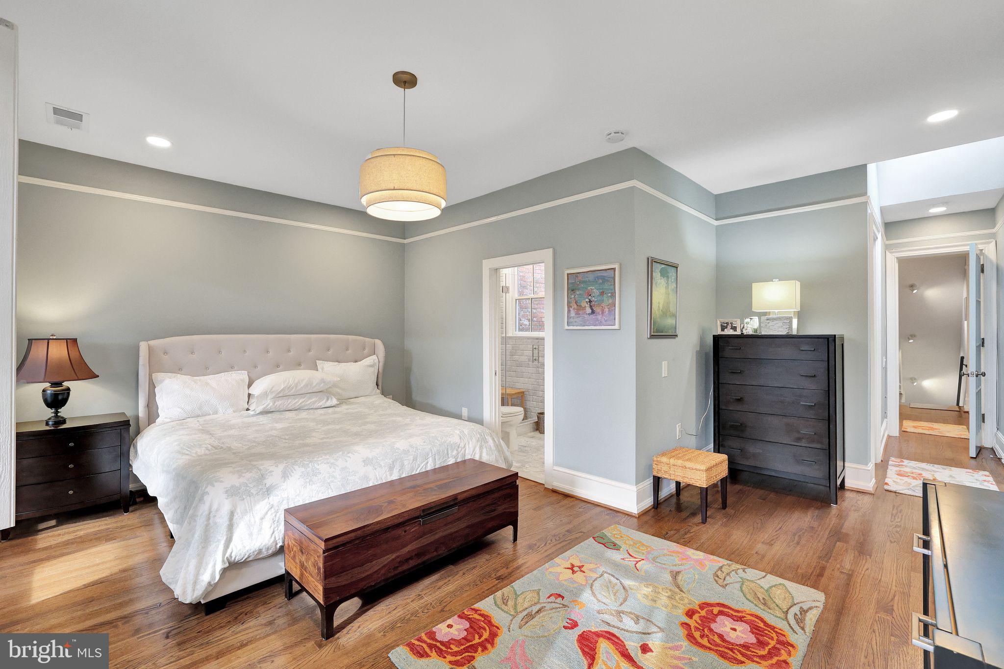 2230 Decatur Place Northwest Washington, DC 20008 - Photo 9 of 22 Primary bedroom