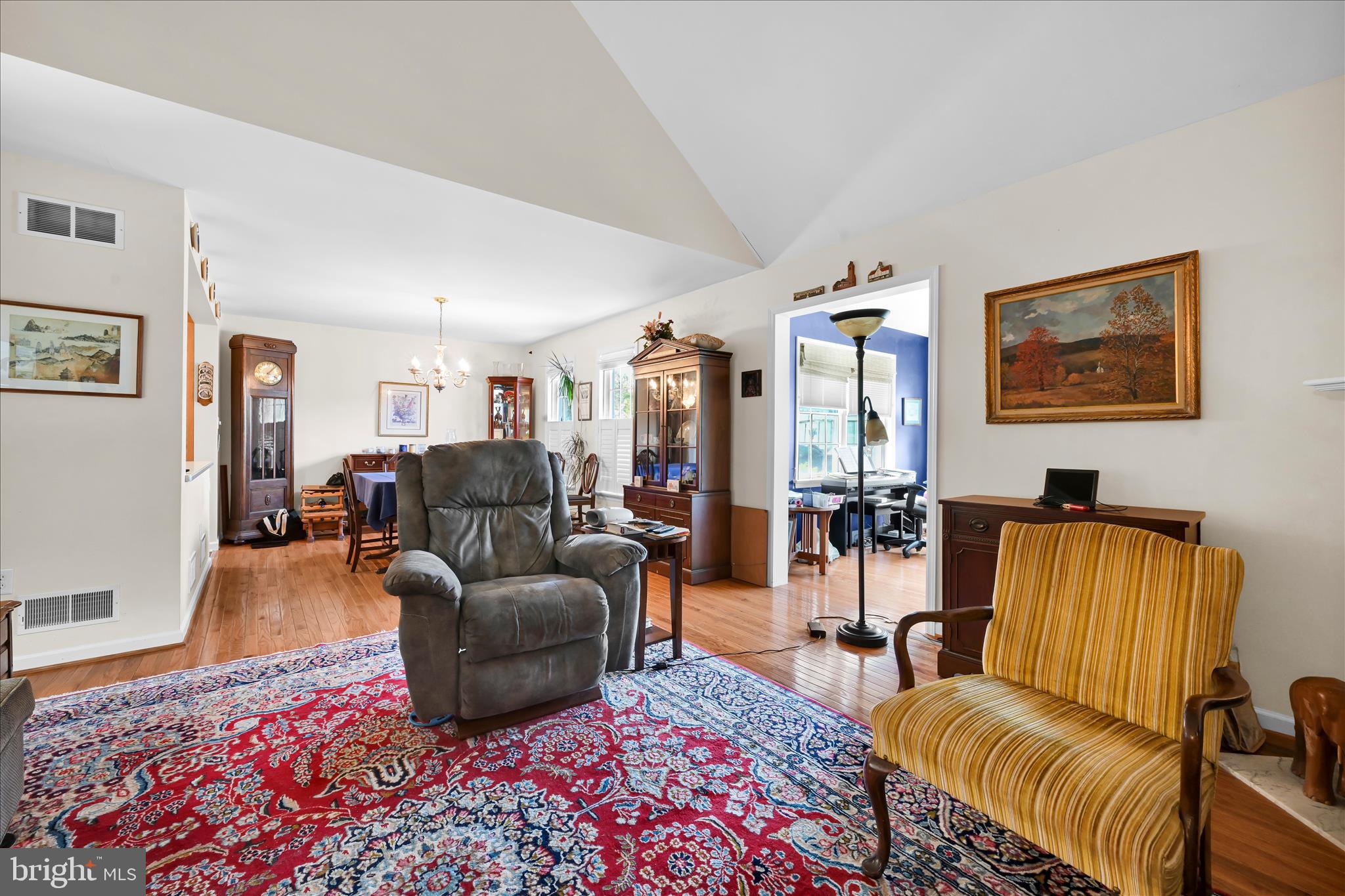 13 Spring Hill Lane Mountville, PA 17554 - Photo 11 of 37 Living Room