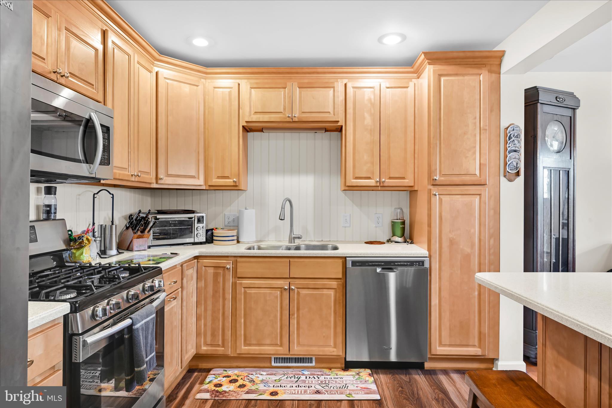 13 Spring Hill Lane Mountville, PA 17554 - Photo 17 of 37 Kitchen