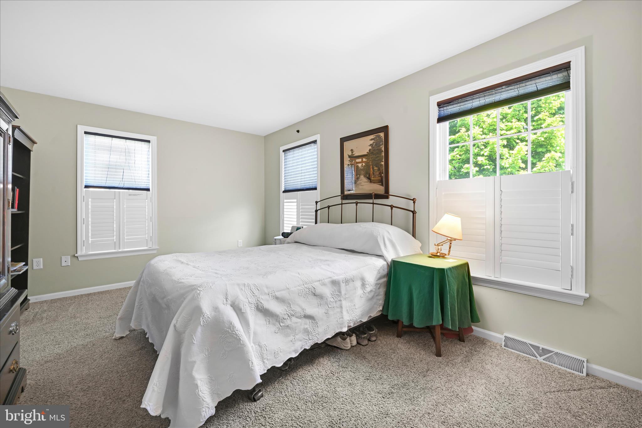 13 Spring Hill Lane Mountville, PA 17554 - Photo 20 of 37 1st Floor Primary Bedroom
