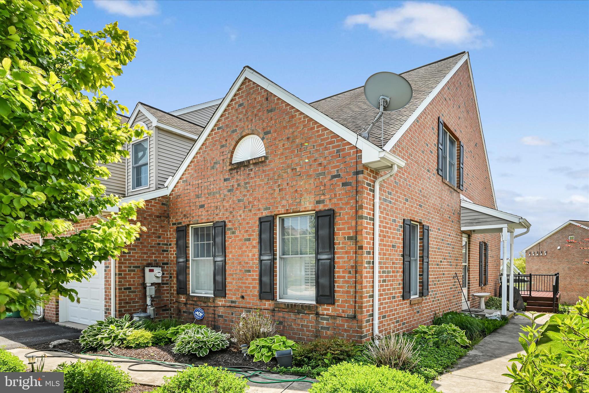 13 Spring Hill Lane Mountville, PA 17554 - Photo 2 of 37 Front