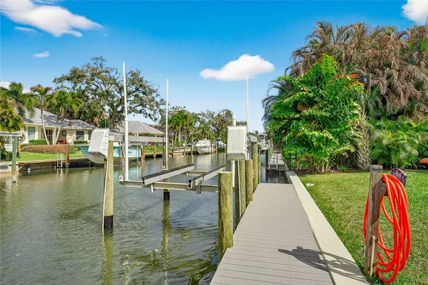 $1,350,000 | 547 East Causeway Boulevard, Vero Beach, FL 32963