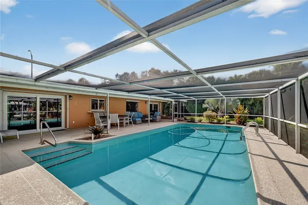 $1,350,000 | 547 East Causeway Boulevard, Vero Beach, FL 32963