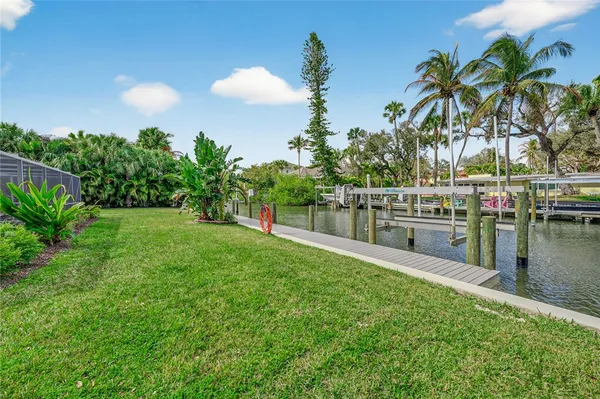 $1,350,000 | 547 East Causeway Boulevard, Vero Beach, FL 32963