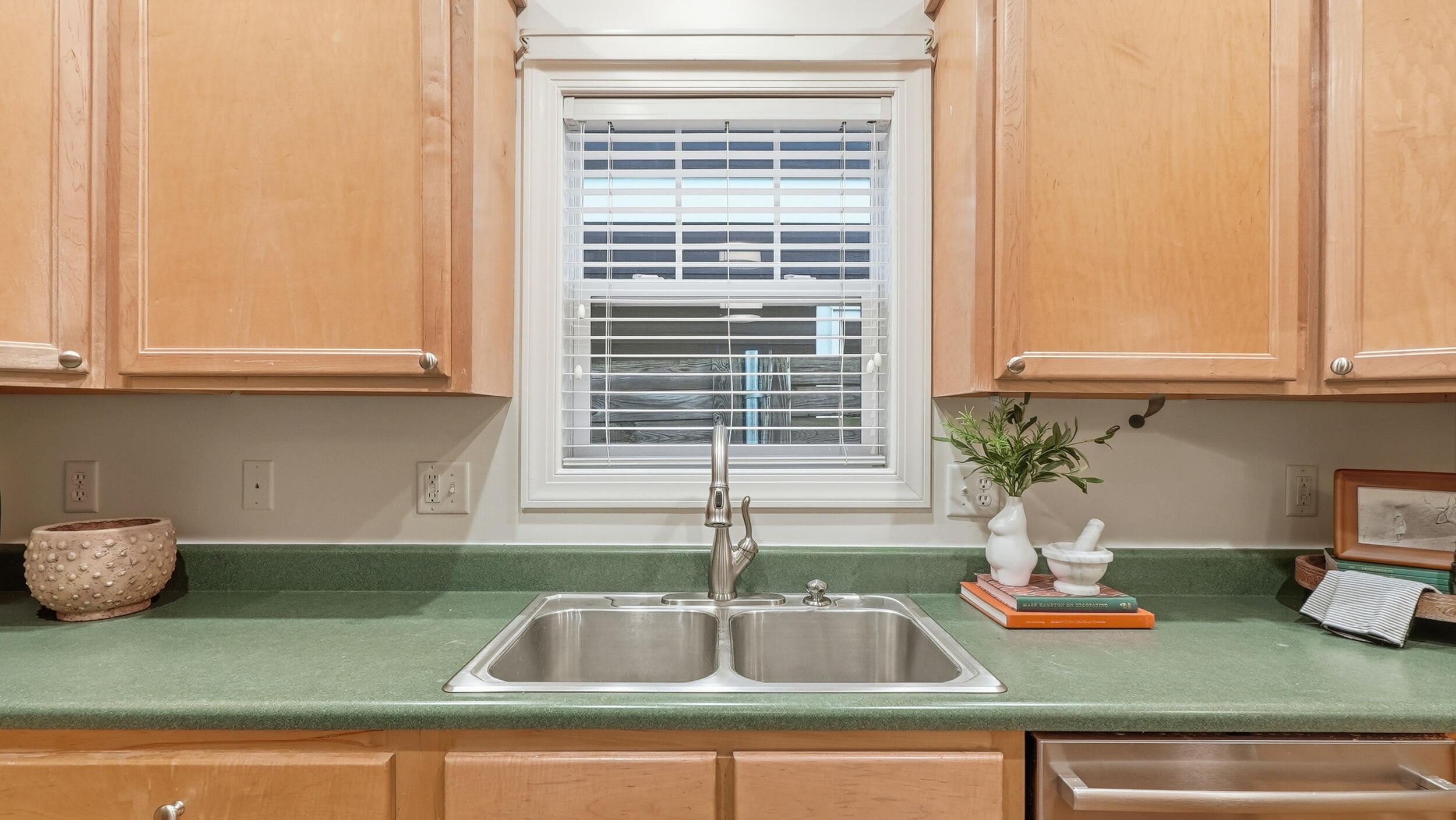 1709 Long Street Chattanooga, TN 37408 - Photo 11 of 44 Kitchen