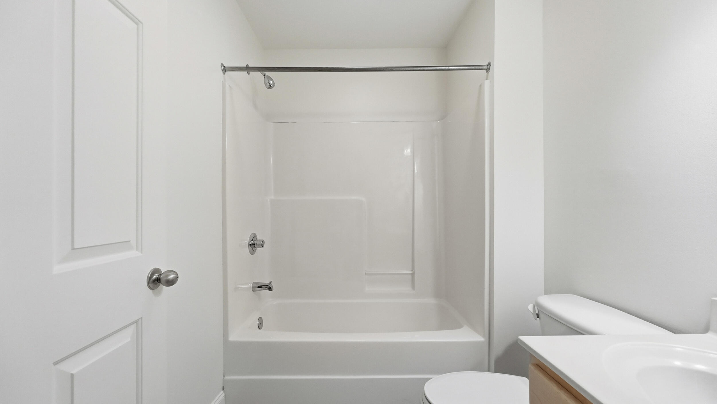 1709 Long Street Chattanooga, TN 37408 - Photo 27 of 44 Full Bathroom- Upstairs