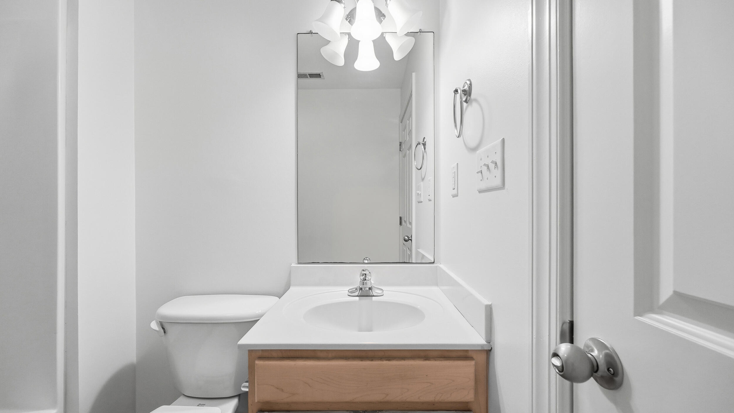 1709 Long Street Chattanooga, TN 37408 - Photo 28 of 44 Full Bathroom- Upstairs