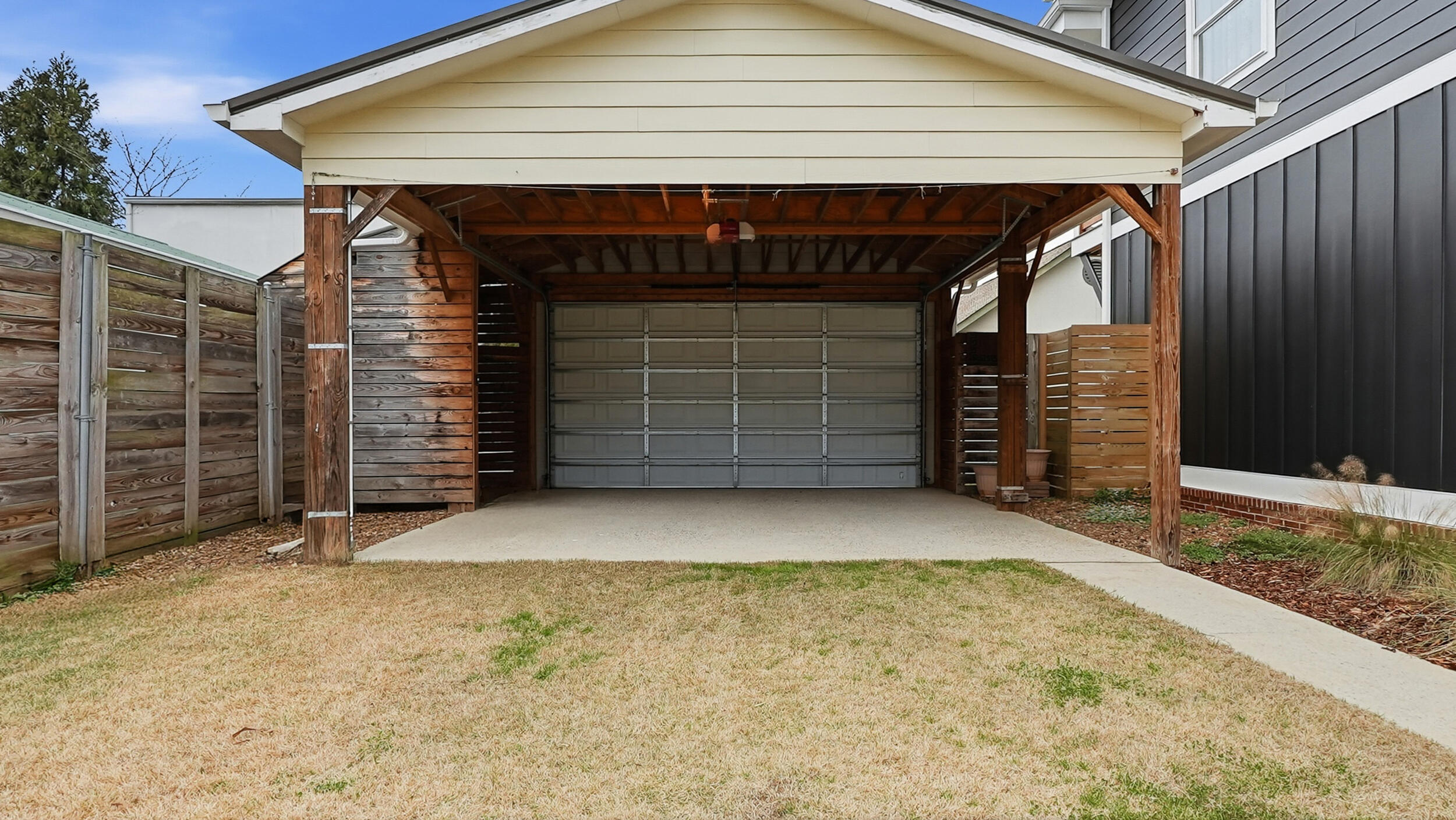1709 Long Street Chattanooga, TN 37408 - Photo 36 of 44 Carport