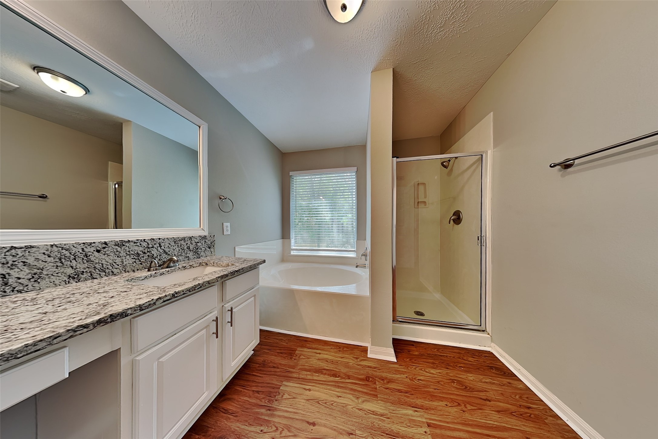 10 Prairie Oak Drive Conroe, TX 77385 - Photo 12 of 22