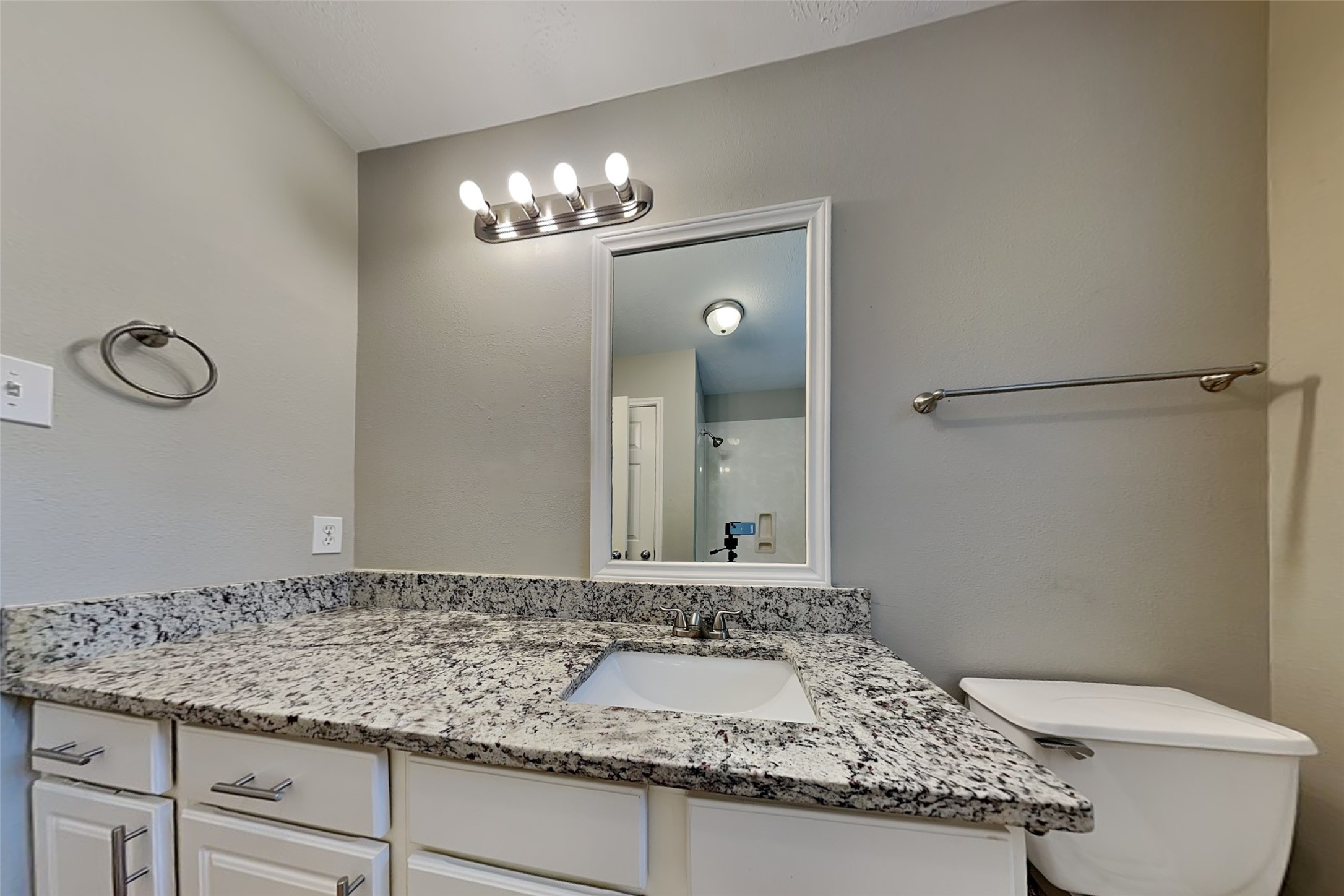 10 Prairie Oak Drive Conroe, TX 77385 - Photo 18 of 22