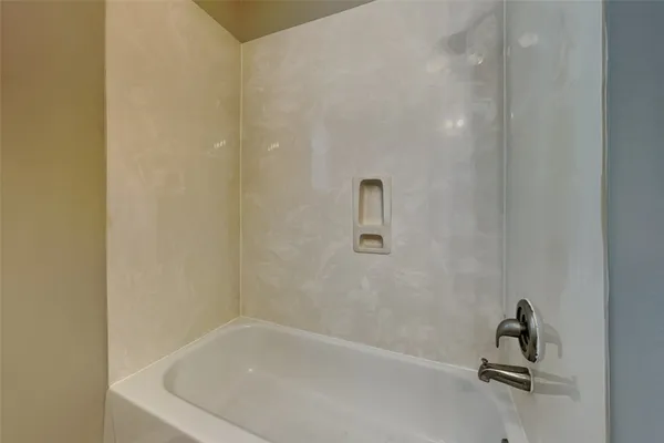 $2,345 | 10 Prairie Oak Drive, Conroe, TX 77385