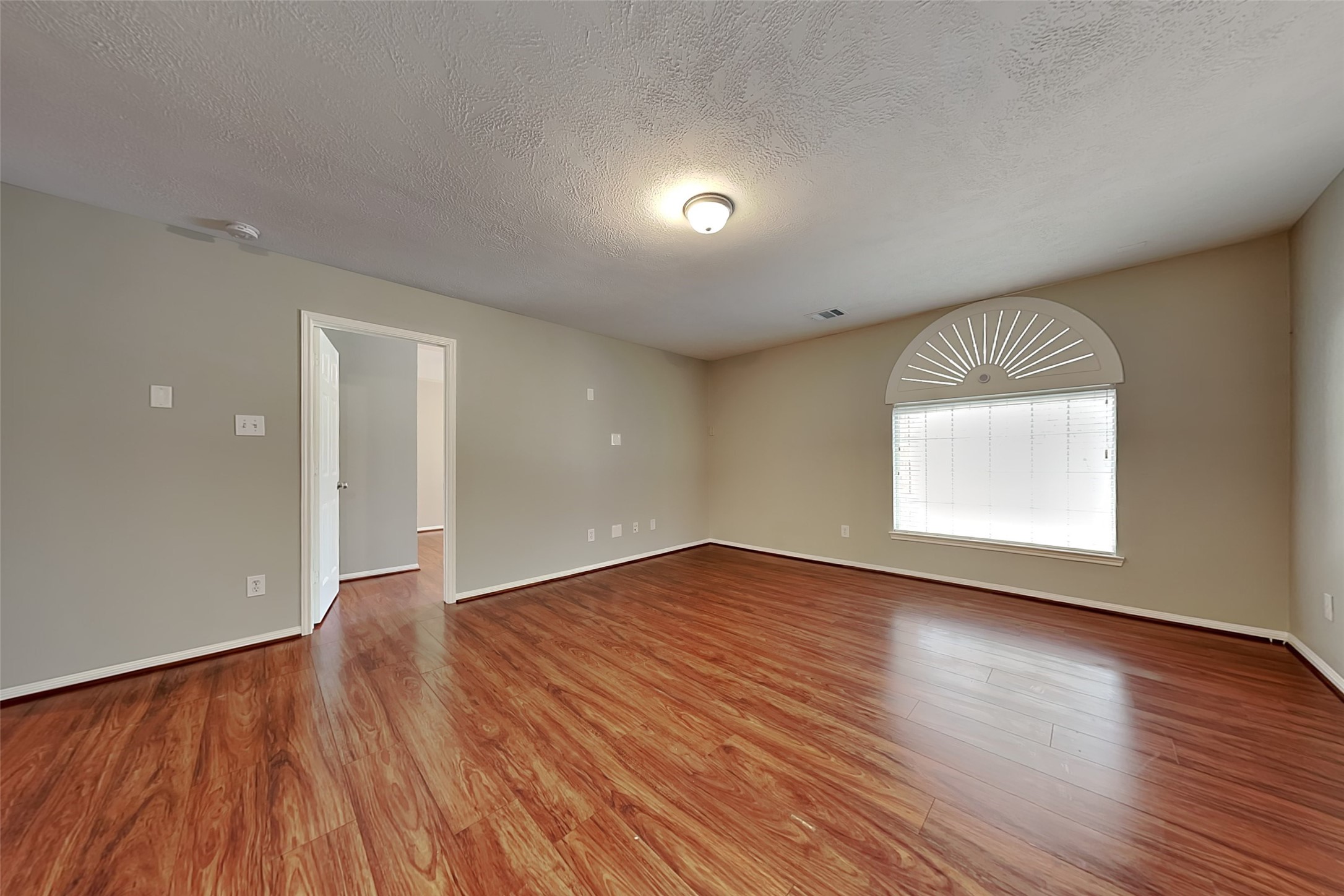 10 Prairie Oak Drive Conroe, TX 77385 - Photo 3 of 22