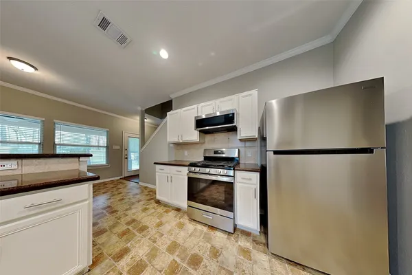 $2,345 | 10 Prairie Oak Drive, Conroe, TX 77385