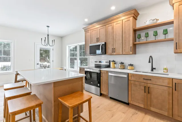 $575,000 | 50 Hogan Circle, Unit 2, Westbrook, ME 04092