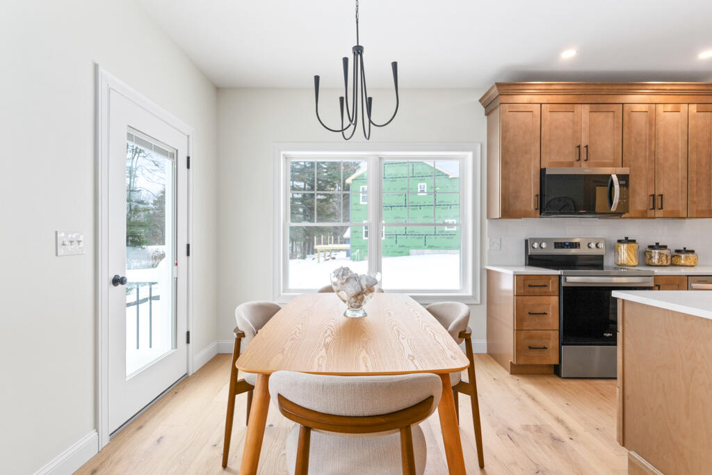 50 Hogan Circle, Unit 2 Westbrook, ME 04092 - Photo 9 of 49 Dining