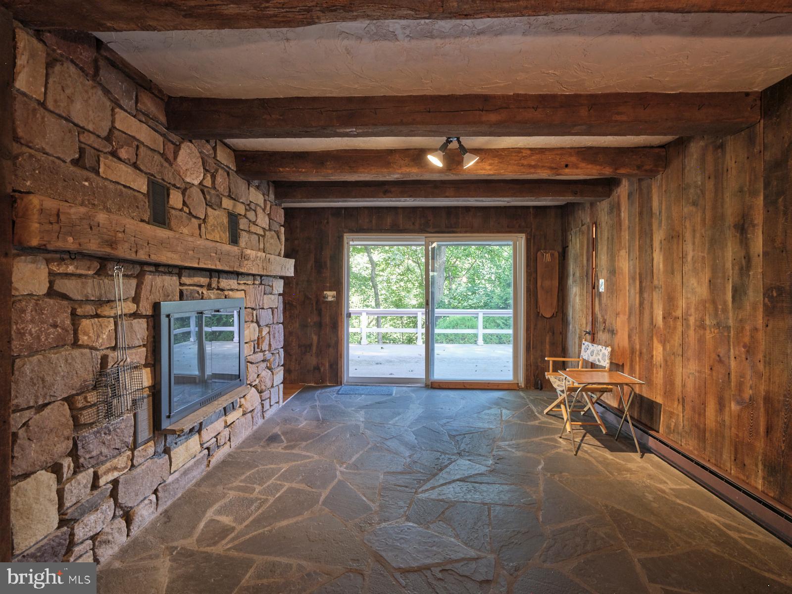 86 Chapel Road New Hope, PA 18938 - Photo 6 of 27 Kitchen/Eat-In