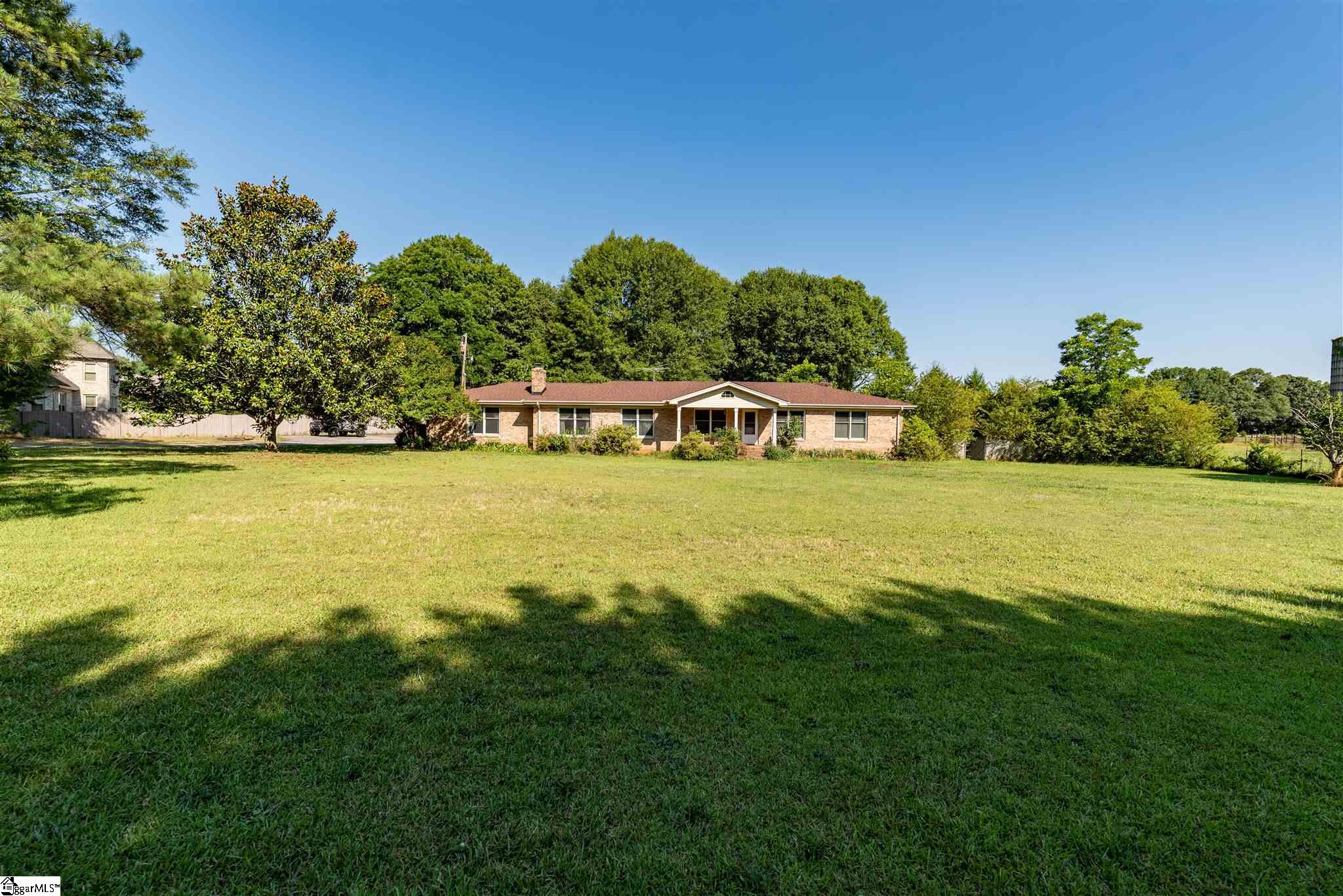 1236 Fairview Road Simpsonville, SC 29680 - Photo 2 of 26