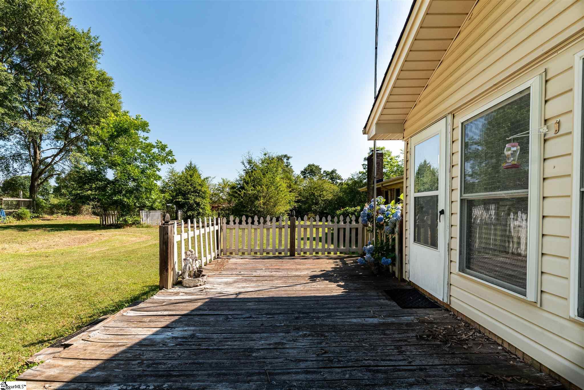 1236 Fairview Road Simpsonville, SC 29680 - Photo 22 of 26