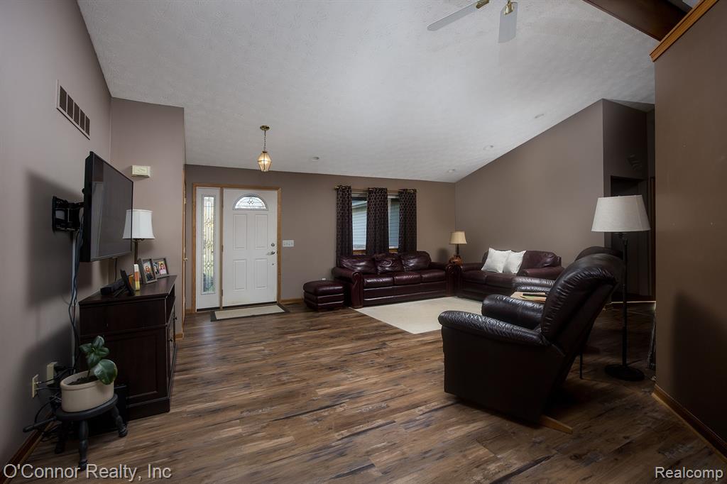 2905 Springborn Road East China, MI 48054 - Photo 4 of 38