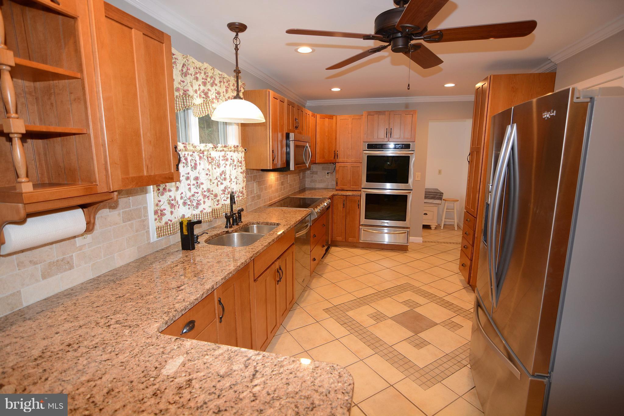212 Magothy Beach Road Pasadena, MD 21122 - Photo 2 of 30 Kitchen