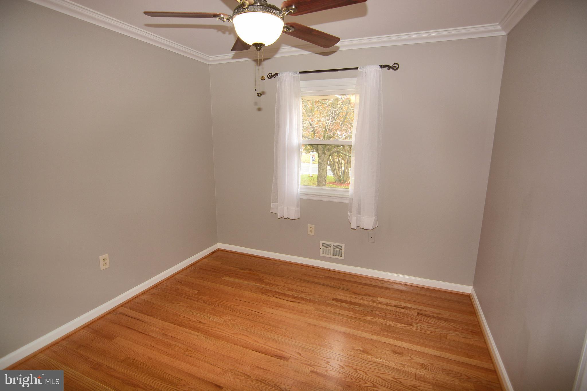 212 Magothy Beach Road Pasadena, MD 21122 - Photo 17 of 30 Bedroom