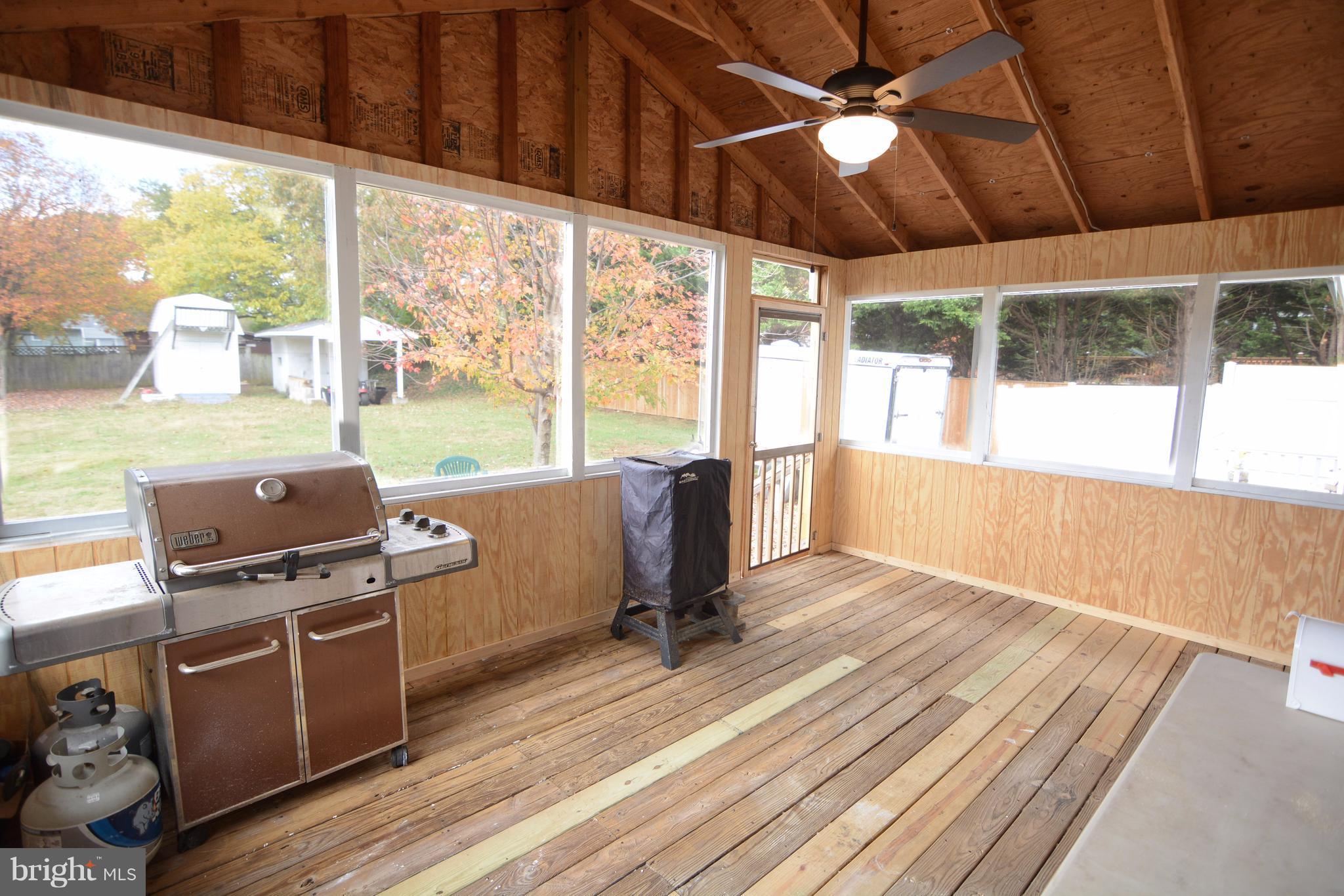 212 Magothy Beach Road Pasadena, MD 21122 - Photo 22 of 30 Exterior (Rear)