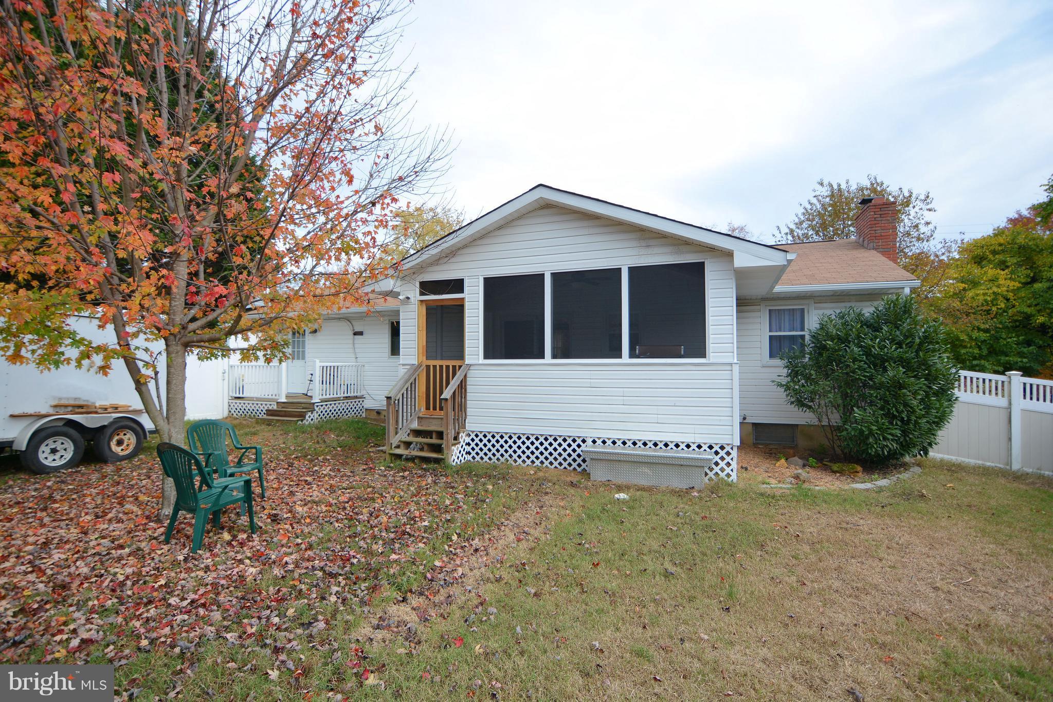 212 Magothy Beach Road Pasadena, MD 21122 - Photo 23 of 30 Exterior (Rear)