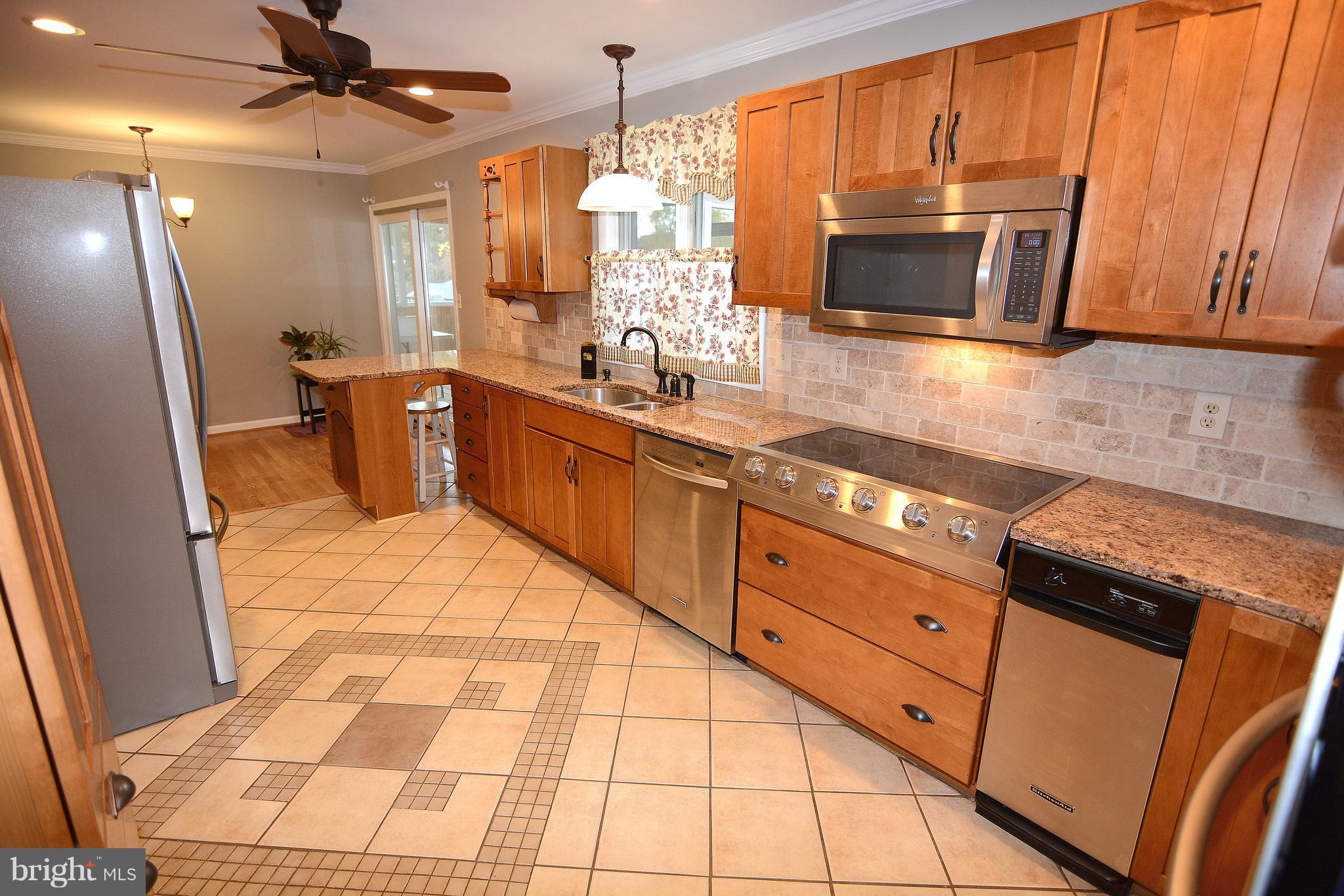 212 Magothy Beach Road Pasadena, MD 21122 - Photo 4 of 30 Kitchen