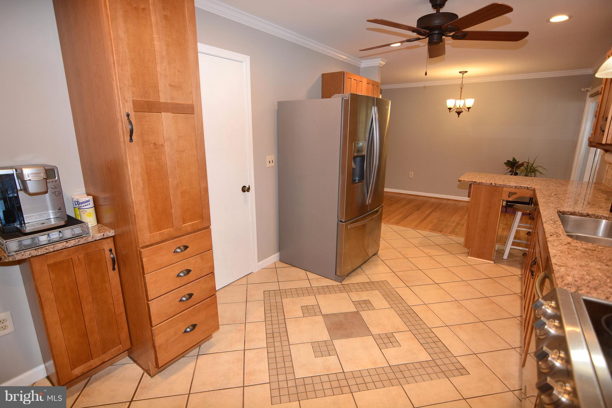 212 Magothy Beach Road Pasadena, MD 21122 - Photo 7 of 30 Kitchen