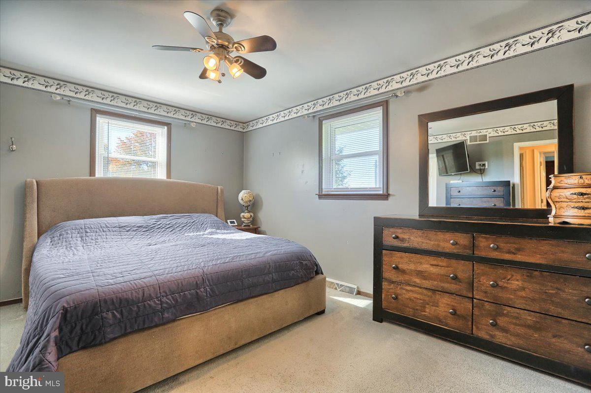 2199 Sheaffer Road Elizabethtown, PA 17022 - Photo 7 of 41