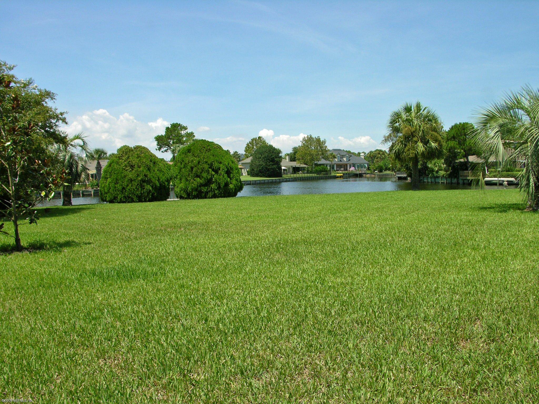 554 Lake Road Ponte Vedra Beach, FL 32082 - Photo 2 of 10 Beautiul yard