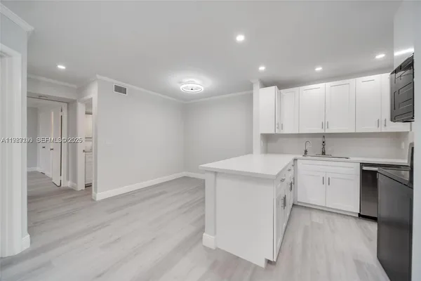 $2,250 | 677 Trace Circle, Unit 211, Deerfield Beach, FL 33441