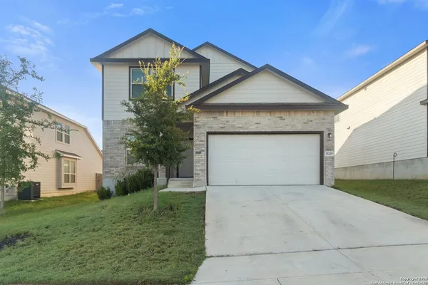 $2,200 | 15219 Selene View, San Antonio, TX 78245