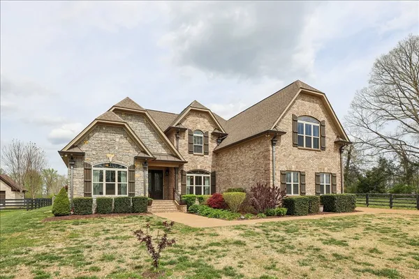 $849,000 | 239 Cherokee Dock Road, Lebanon, TN 37087