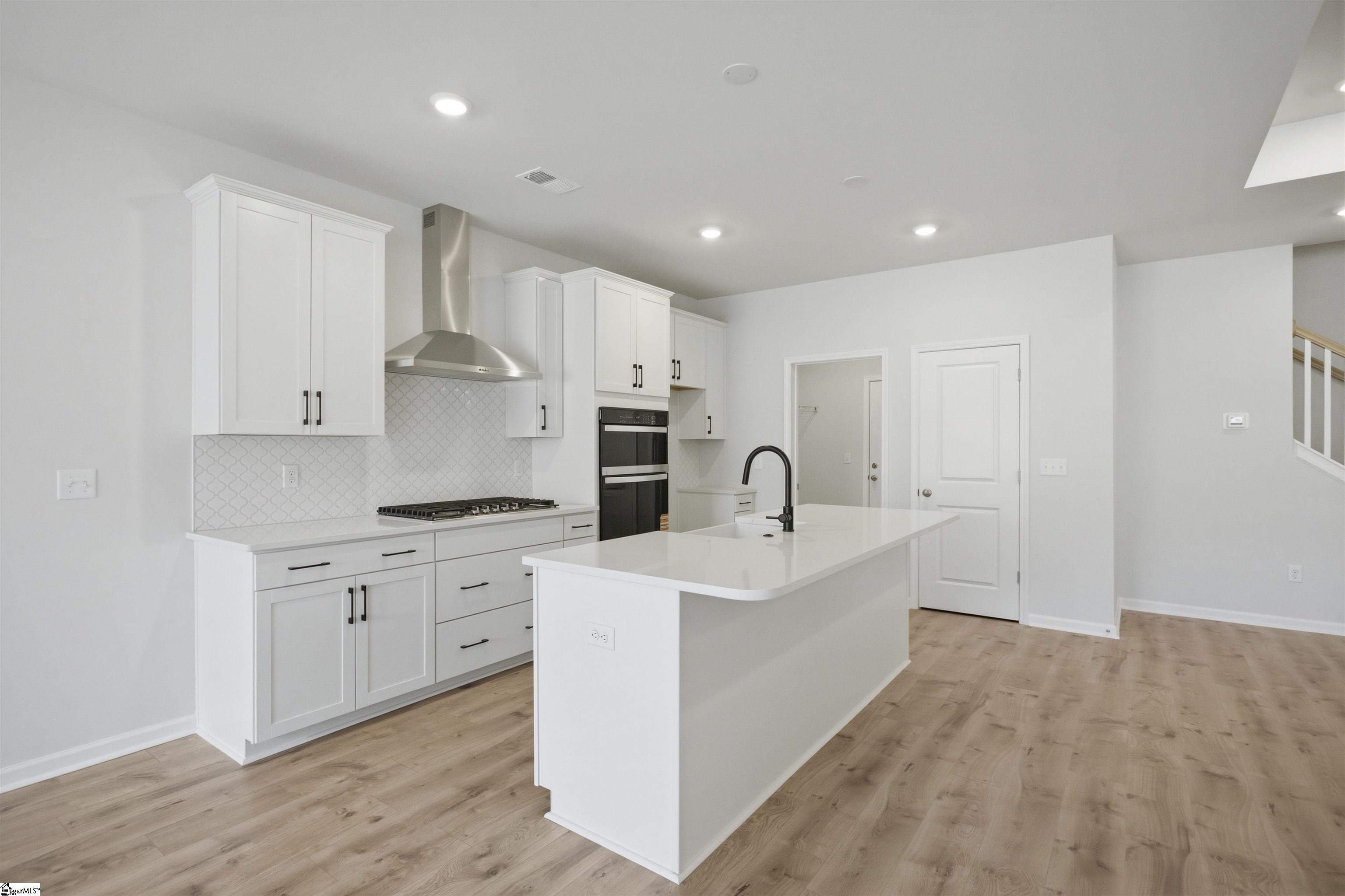 340 Goldenrod Court Seneca, SC 29678 - Photo 8 of 27