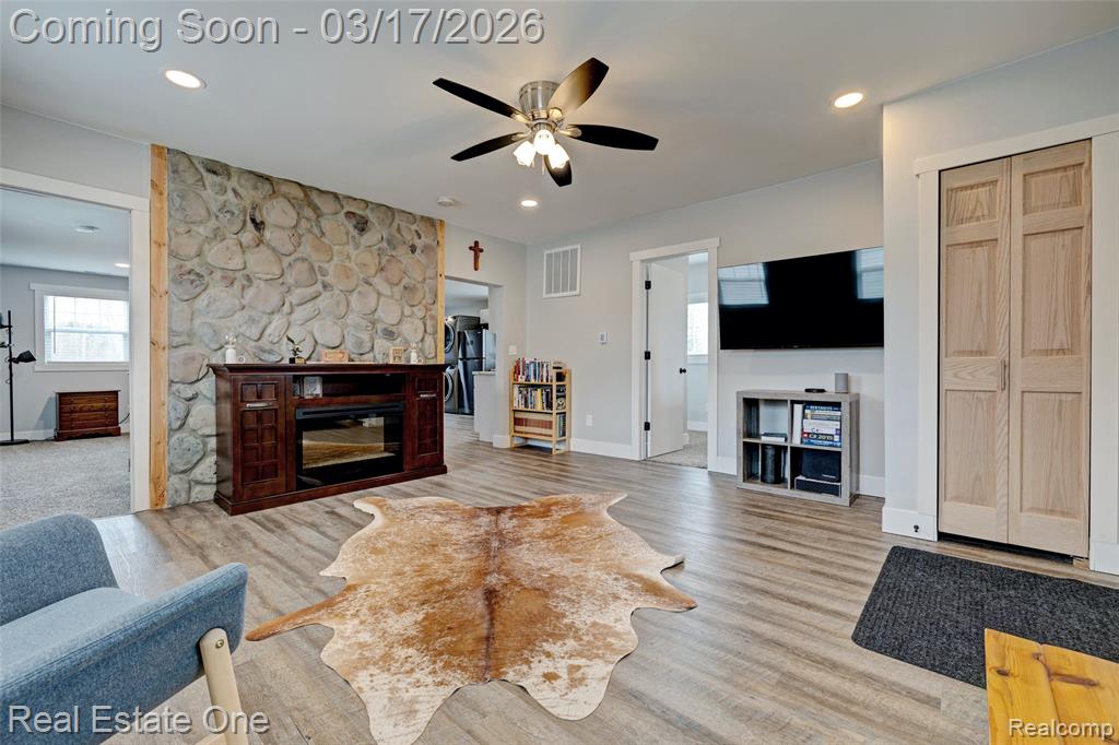 11068 Fenton Road Fenton, MI 48430 - Photo 5 of 55 Gallery Image 5