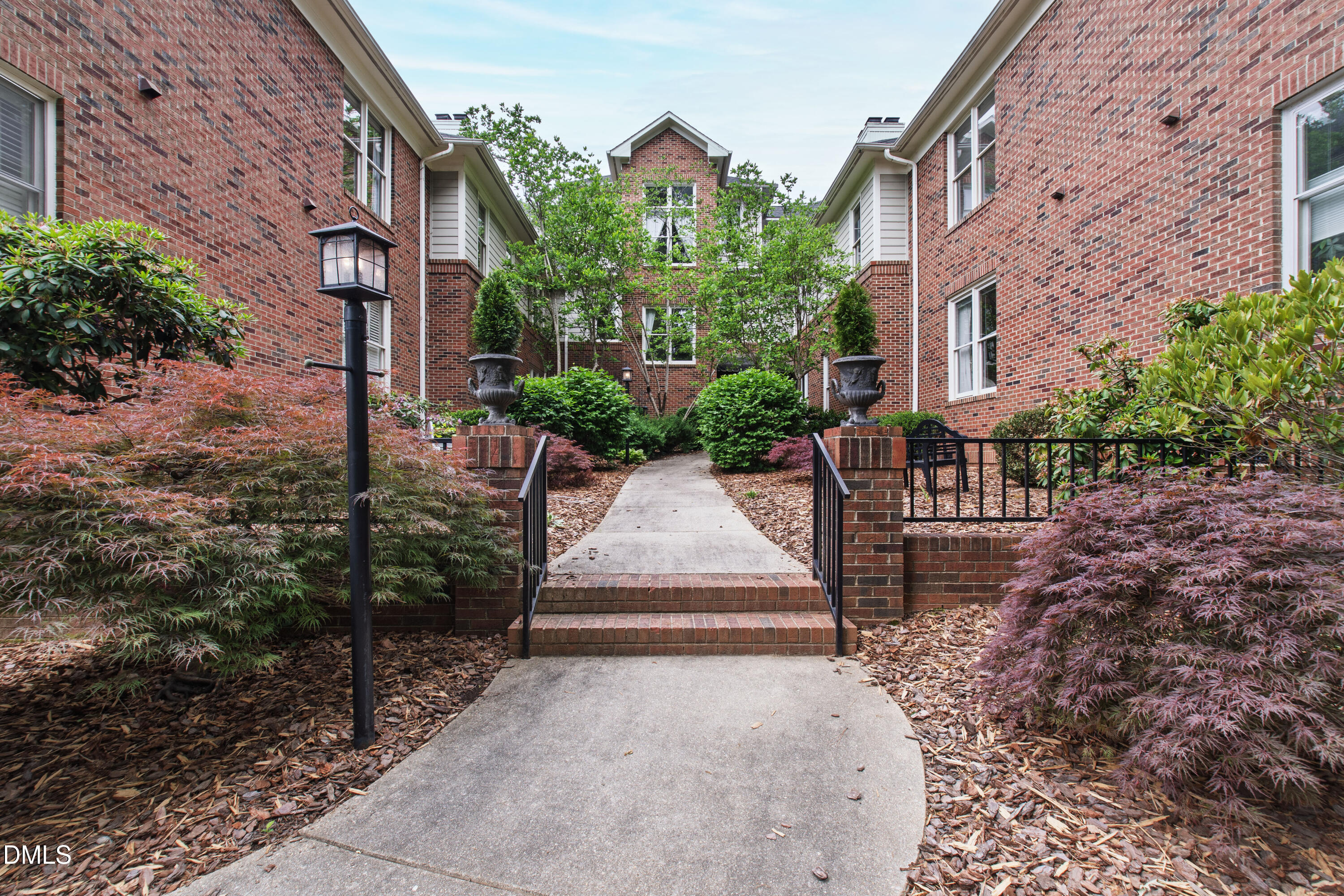 100 Edenburgh Road, Unit 201 Raleigh, NC 27608 - Photo 2 of 62 Edenburgh (3)