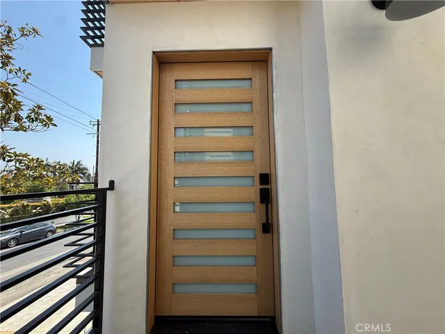 $2,795 | 4454 Clinton Street, Unit 1/2, Los Angeles, CA 90004