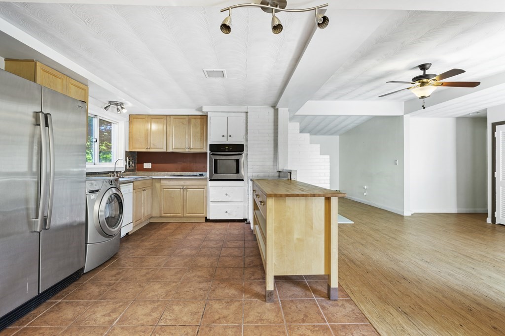 57 Donna Road Framingham, MA 01701 - Photo 11 of 39 Gallery Image 11