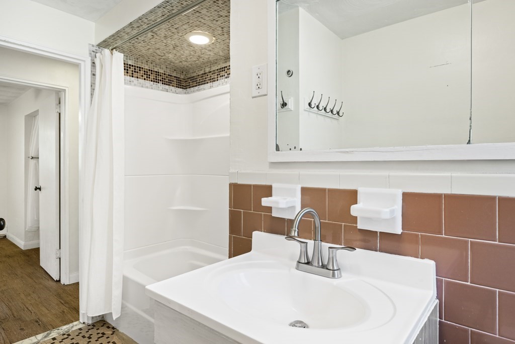 57 Donna Road Framingham, MA 01701 - Photo 18 of 39 Gallery Image 18