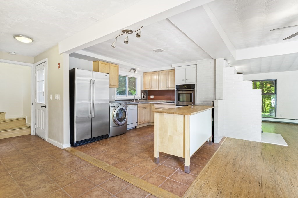 57 Donna Road Framingham, MA 01701 - Photo 10 of 39 Gallery Image 10